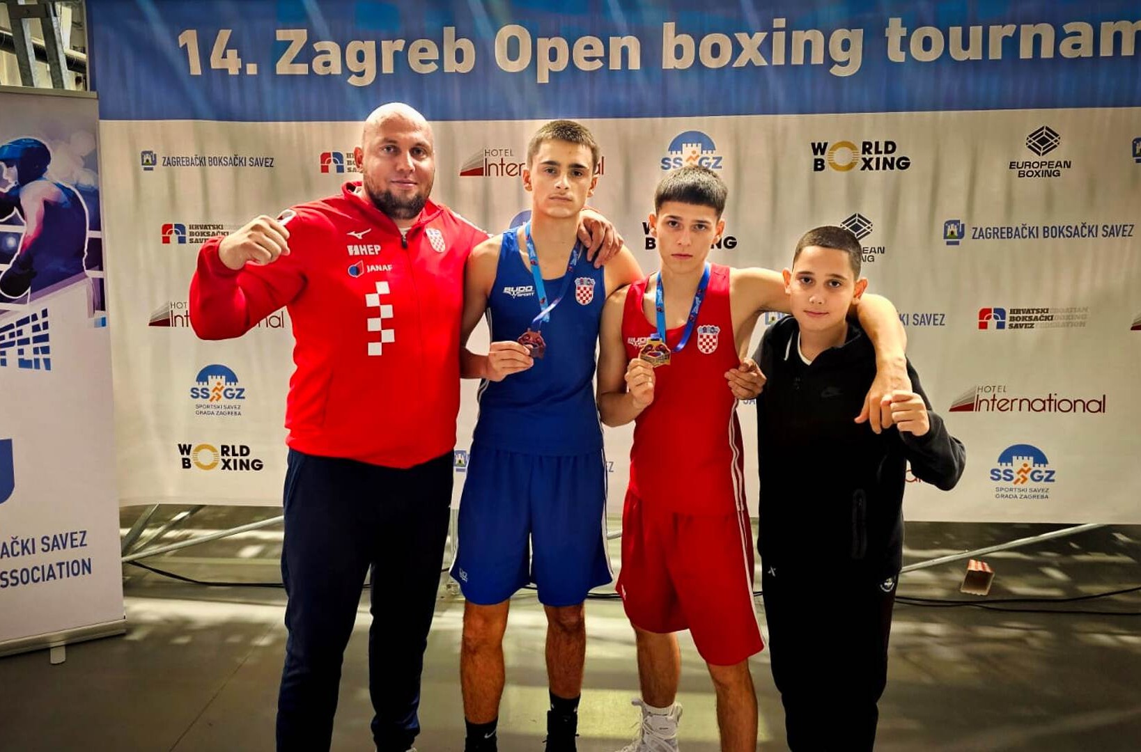 BOKSAČI RADNIČKOG BRILJIRALI: Fulanović zlato, Abrić bronca