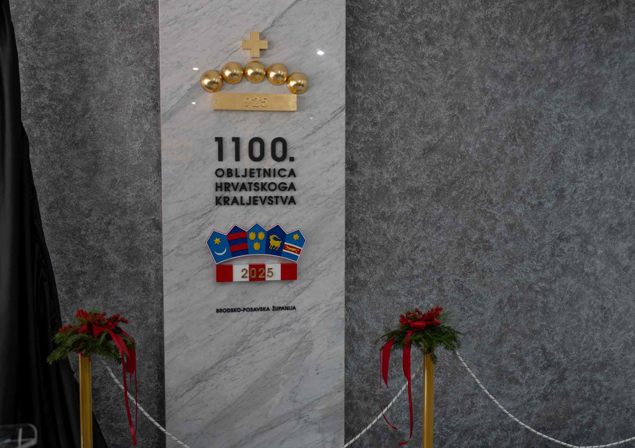 U Brodsko-posavskoj županiji otkrivena spomen-ploča povodom 1100. obljetnice Hrvatskoga Kraljevstva