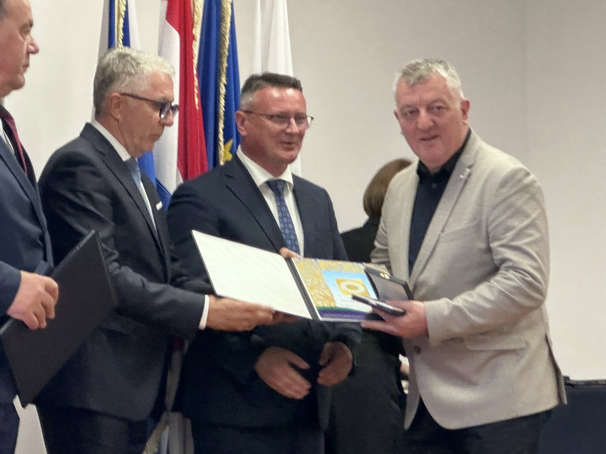 Nagrađeni u središtu proslave: Brodsko-posavska županija svečano obilježila svoj dan