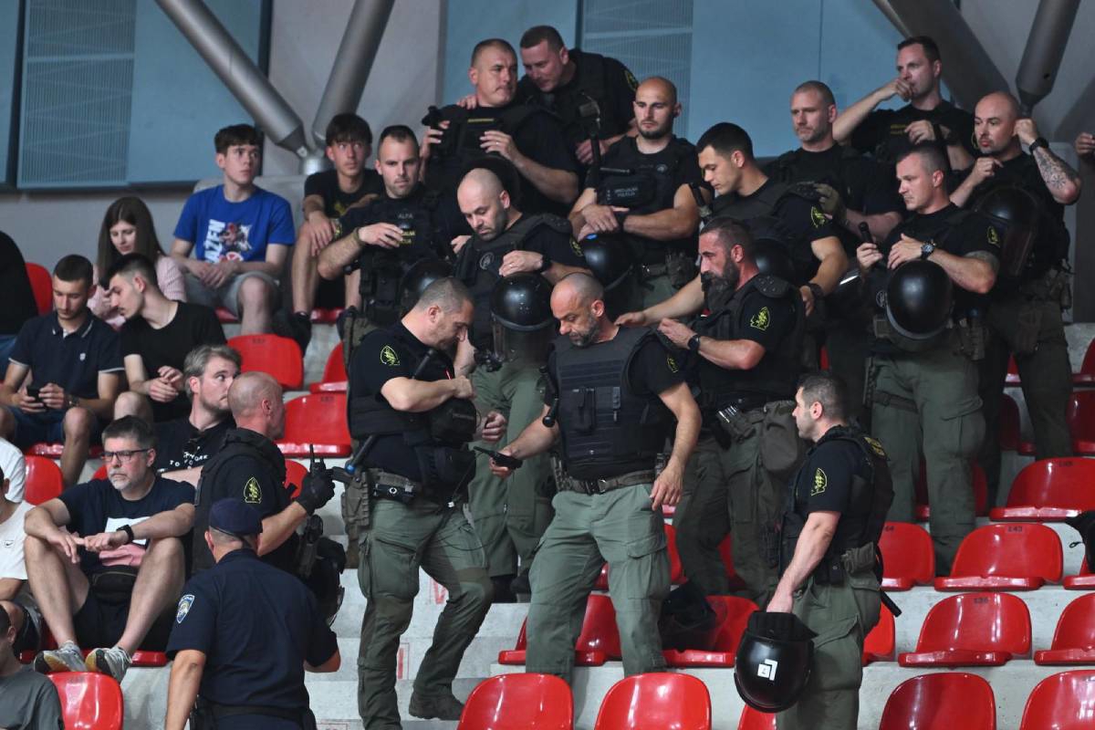 Kaos na utakmici Cibone i Zadra: Interventna policija spriječila veći sukob