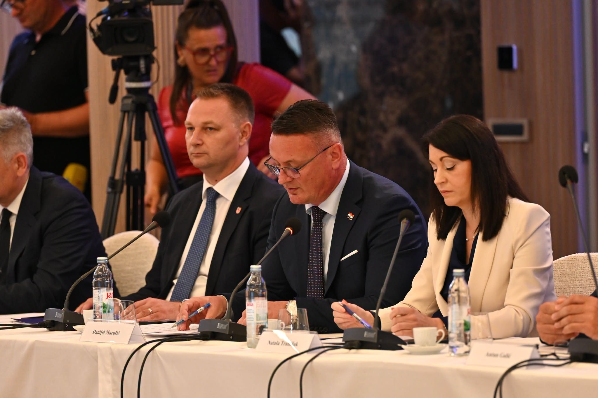 Regionalni razvoj, stanovi za mlade i milijuni za projekte: Đakovo bilo središte važnih političkih odluka