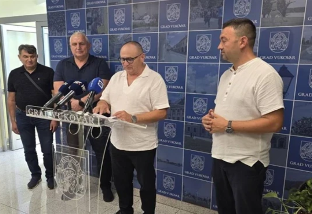 BRANITELJI IZ BOSANSKE POSAVINE PRIKUPILI 2.500 EURA ZA STADION „12 HRVATSKIH REDARSTVENIKA“