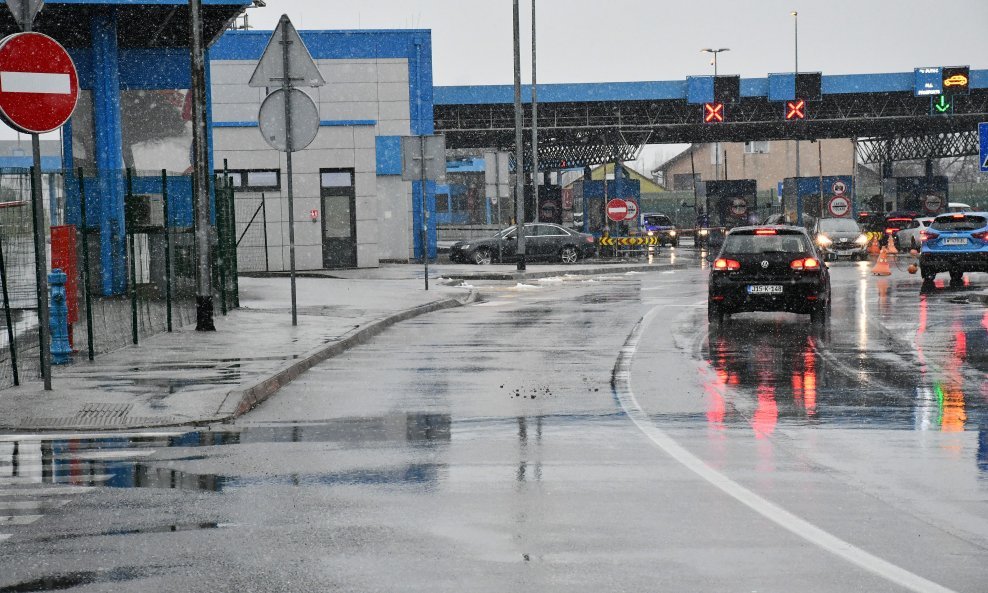 Drama na granici: policija ga zaustavila i ostala u šoku