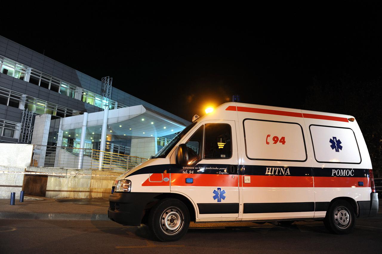 Automobil naletio na biciklista u Slavonskom Brodu, intervenirala hitna pomoć