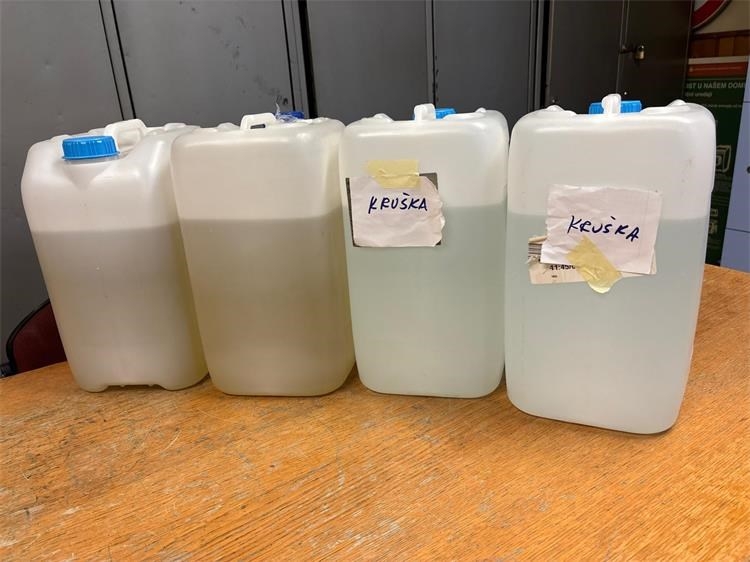 Zaustavljen s 40 litara „neobilježene“ rakije