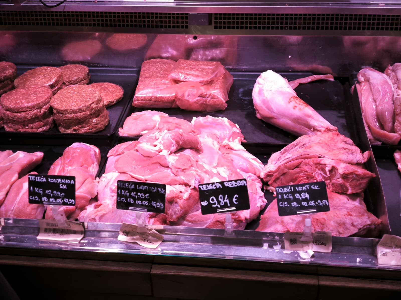 Dolac pred blagdan: šunka, teletina i “tradicionalni šok” za novčanik