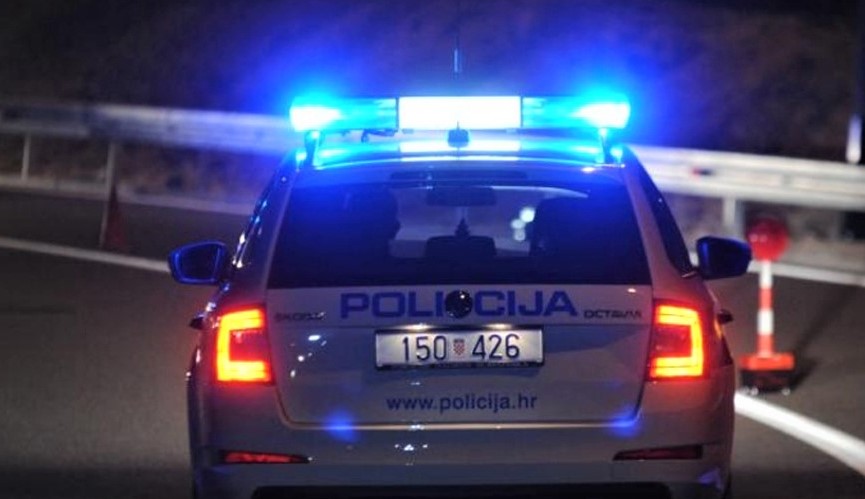 Osoba ozlijeđena u slijetanju automobila kod Slavonskog Broda