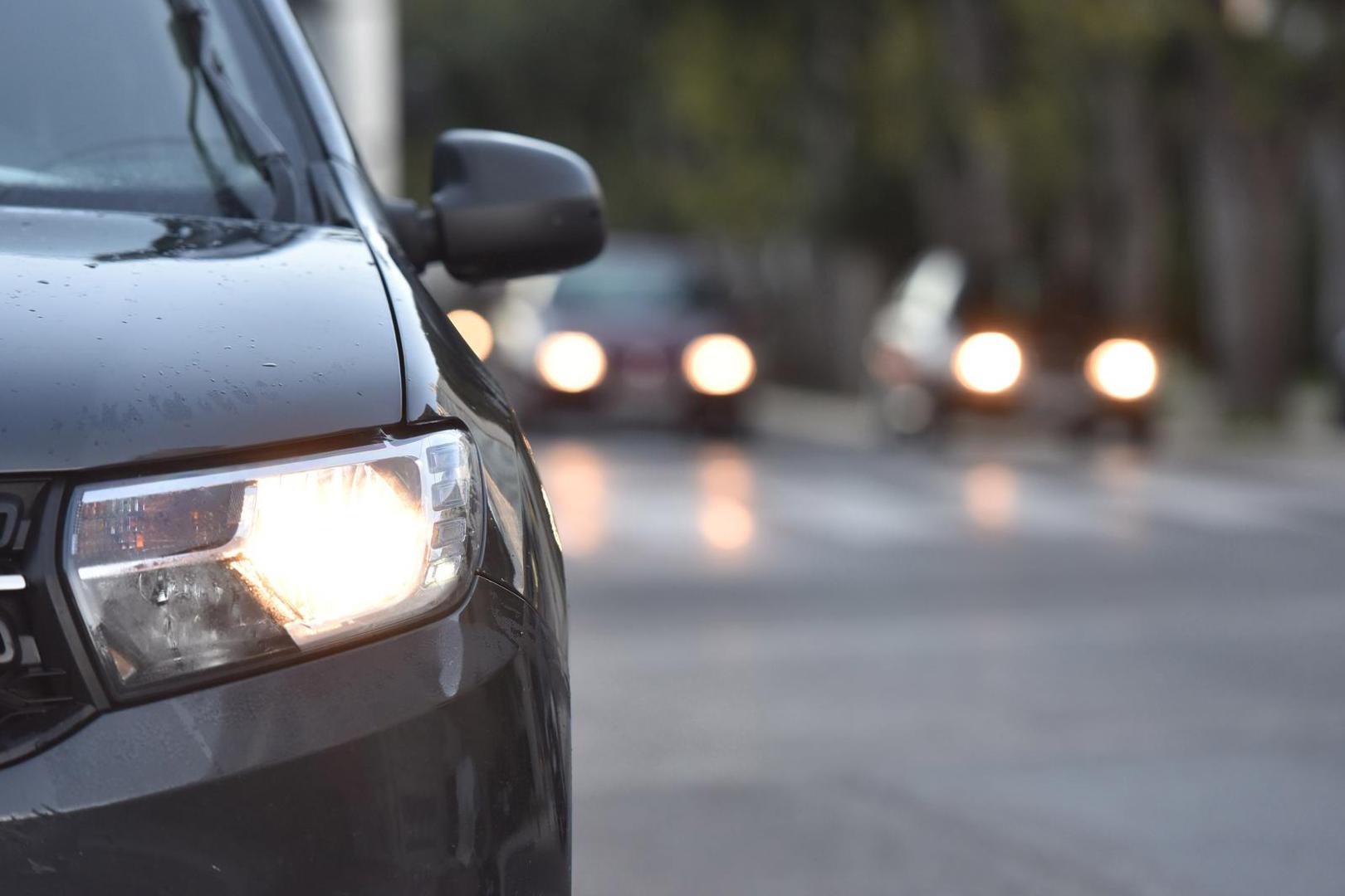 Od danas nova pravila za svjetla: za automobile prestaje obveza, ali ne za sve