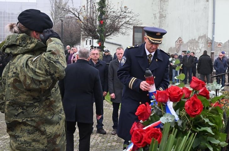 U Otoku obilježena 34. godišnjica pogibije četvorice pilota i branitelja iz Domovinskog rata