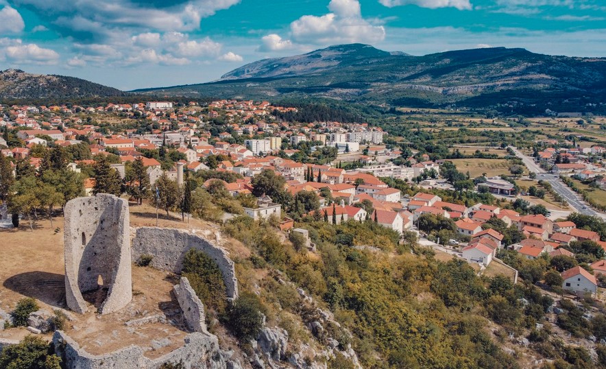 Suđenje bivšim pripadnicima JNA za ratni zločin kod Drniša