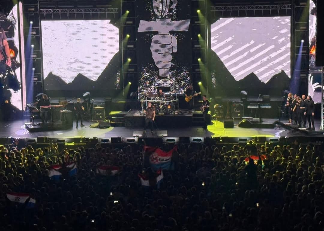 Prvi od dva koncerta pretvorio je Zadar u more emocija, pjesme i zajedništva