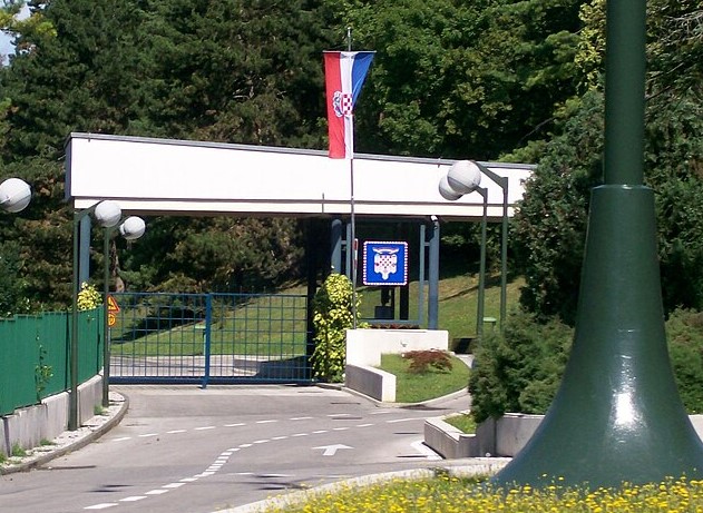 Pantovčak: 67-godišnjak pokušao ući u kompleks i zaprijetio bombom
