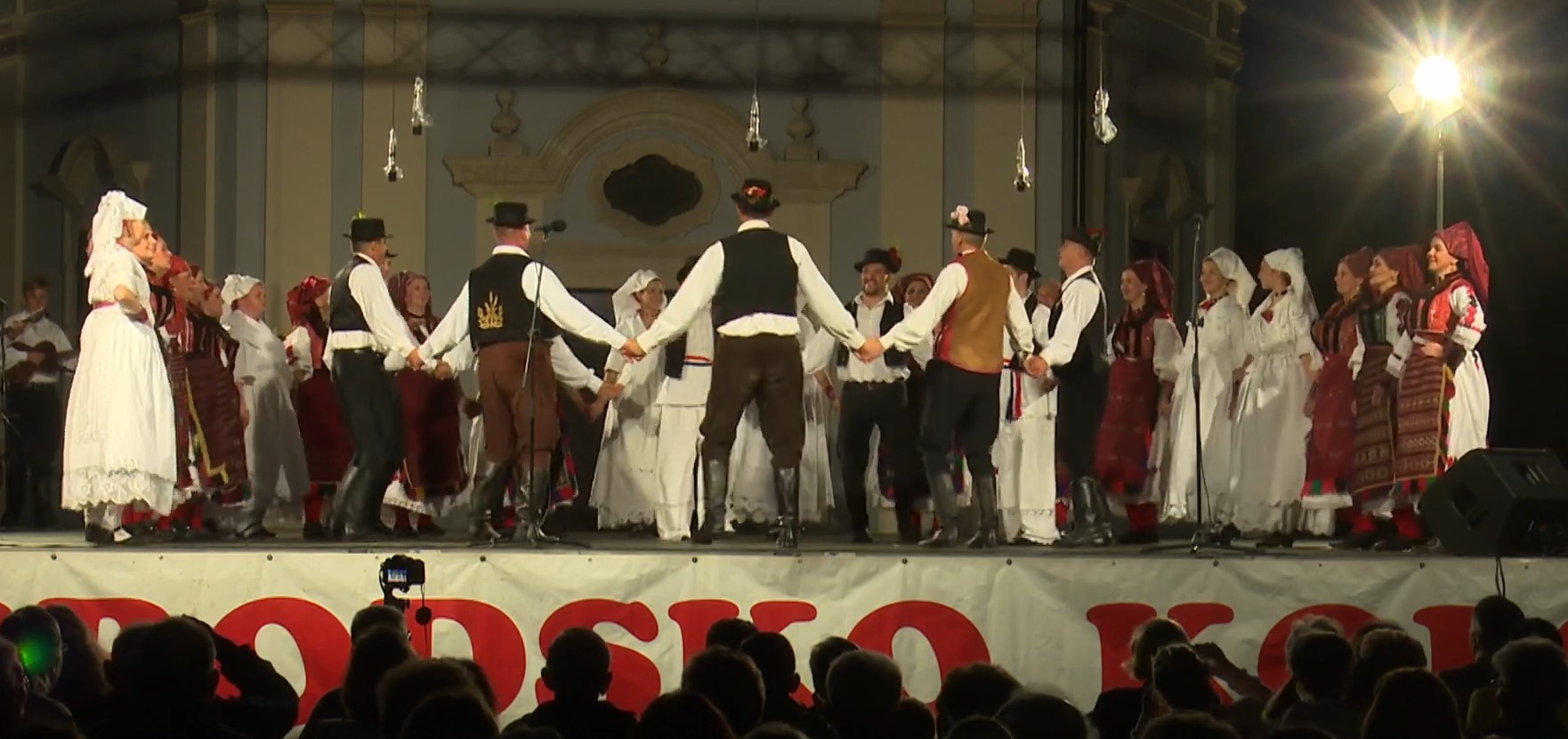 Zabavna večer pod zvijezdama uz Gazde i Prljavo kazalište